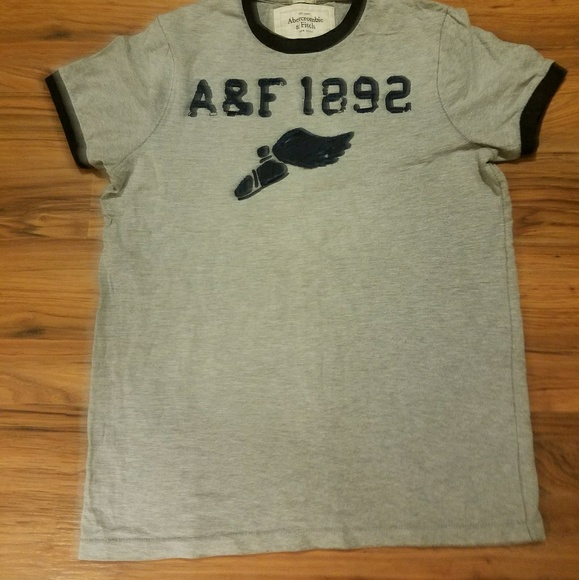 A&F Short Sleeve Shirt - Picture 4 of 4